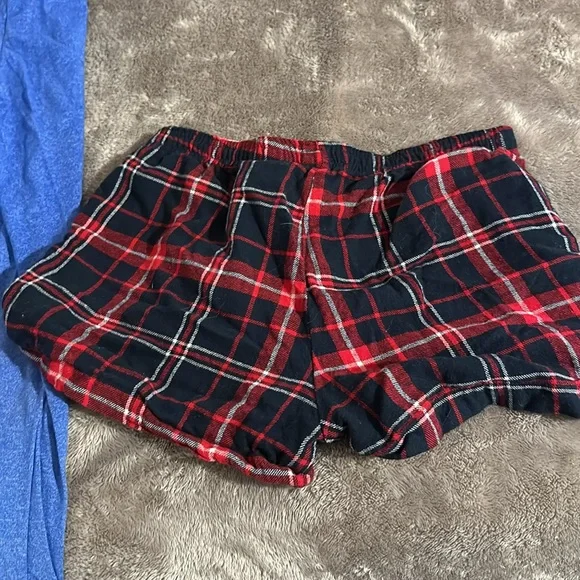 3 piece set of Phillies fan gear- tank, boxers, PJ pants all size small - Picture 7 of 9